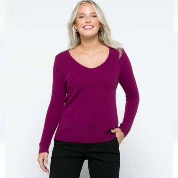 41 Hawthorn Sweaters - 41 Hawthorn 100% Cashmere V-Neck Sweater – Magenta
